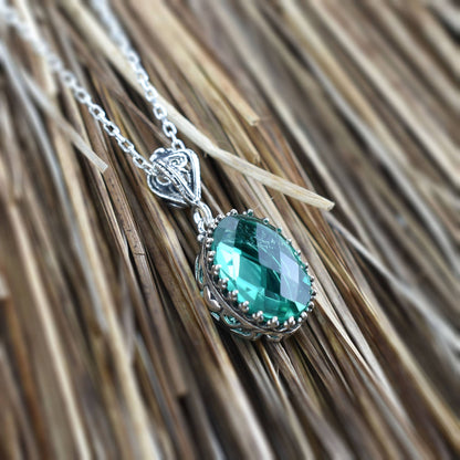 925 Silver Filigree Heart Detailed Emerald Gemstone Woman Pendant Necklace