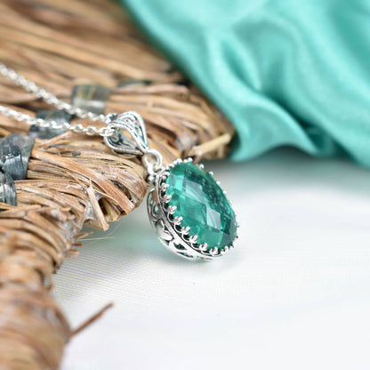 925 Silver Filigree Heart Detailed Emerald Gemstone Woman Pendant Necklace