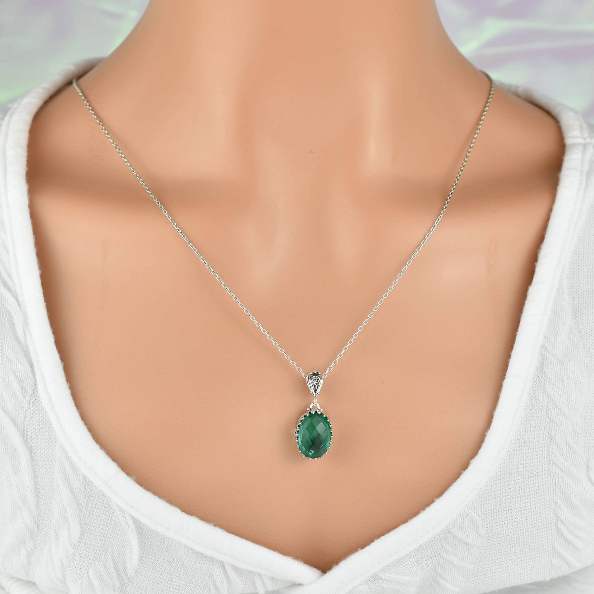 925 Silver Filigree Heart Detailed Emerald Gemstone Woman Pendant Necklace