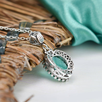 925 Silver Filigree Heart Detailed Emerald Gemstone Woman Pendant Necklace