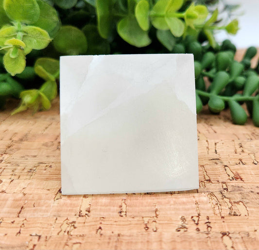 Selenite Pyramid Charging/Cleansing - Approximate Size 4-5cm
